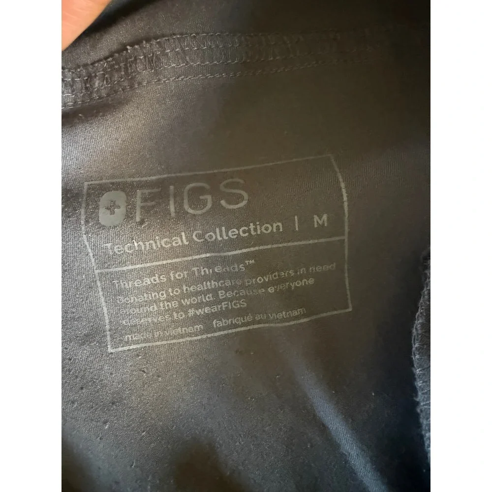 FIGS Technical Collection Charcoal Cargo Scrub Pants Mens Medium Red Drawstring